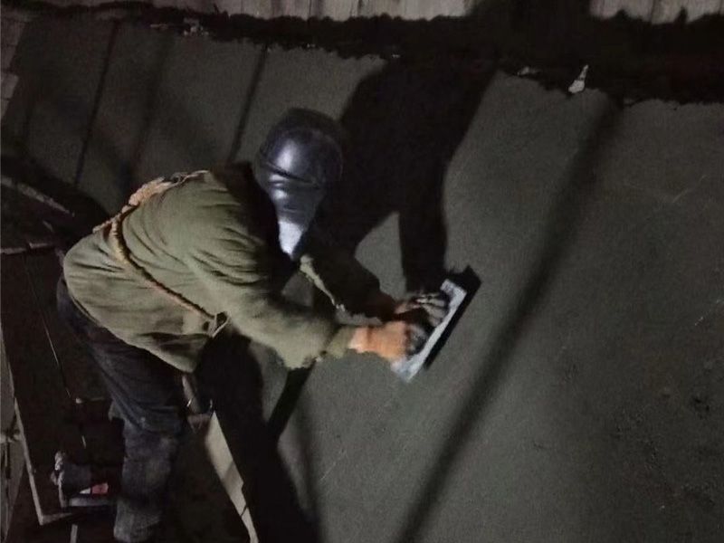 高強耐磨料施工現場